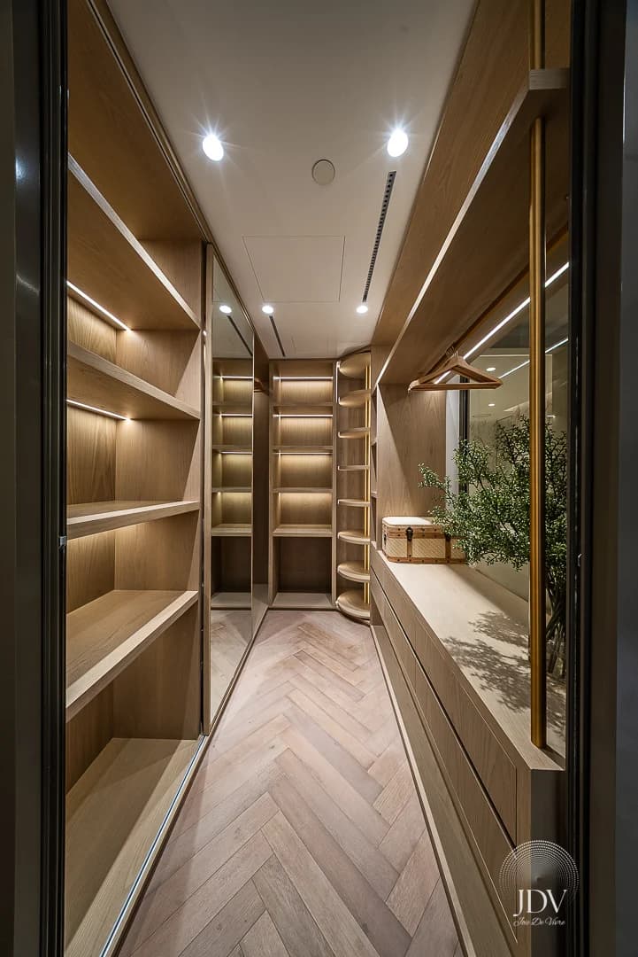 Fairmont luxury apartment - Image 7