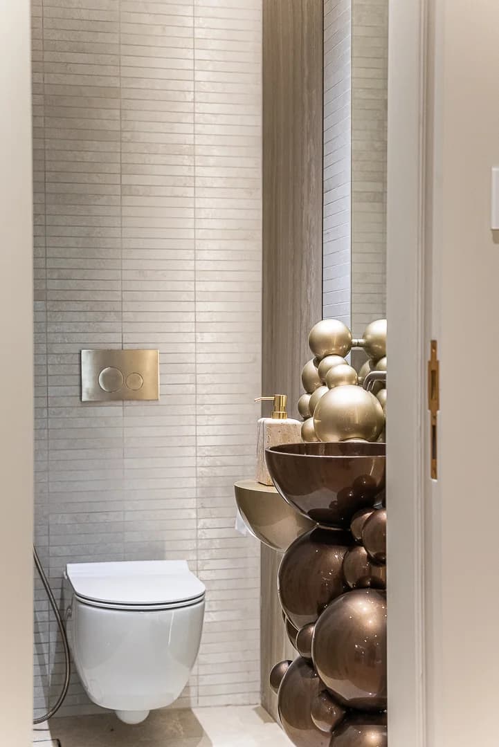 Fairmont luxury apartment - Image 6